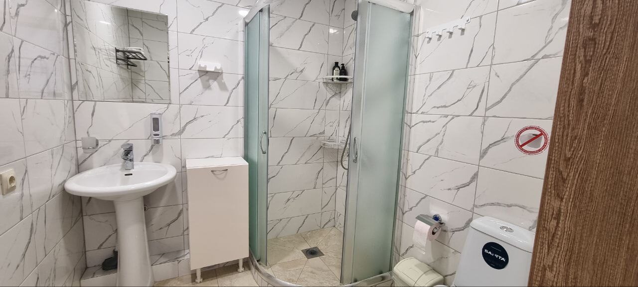 House 3 — Bathroom
